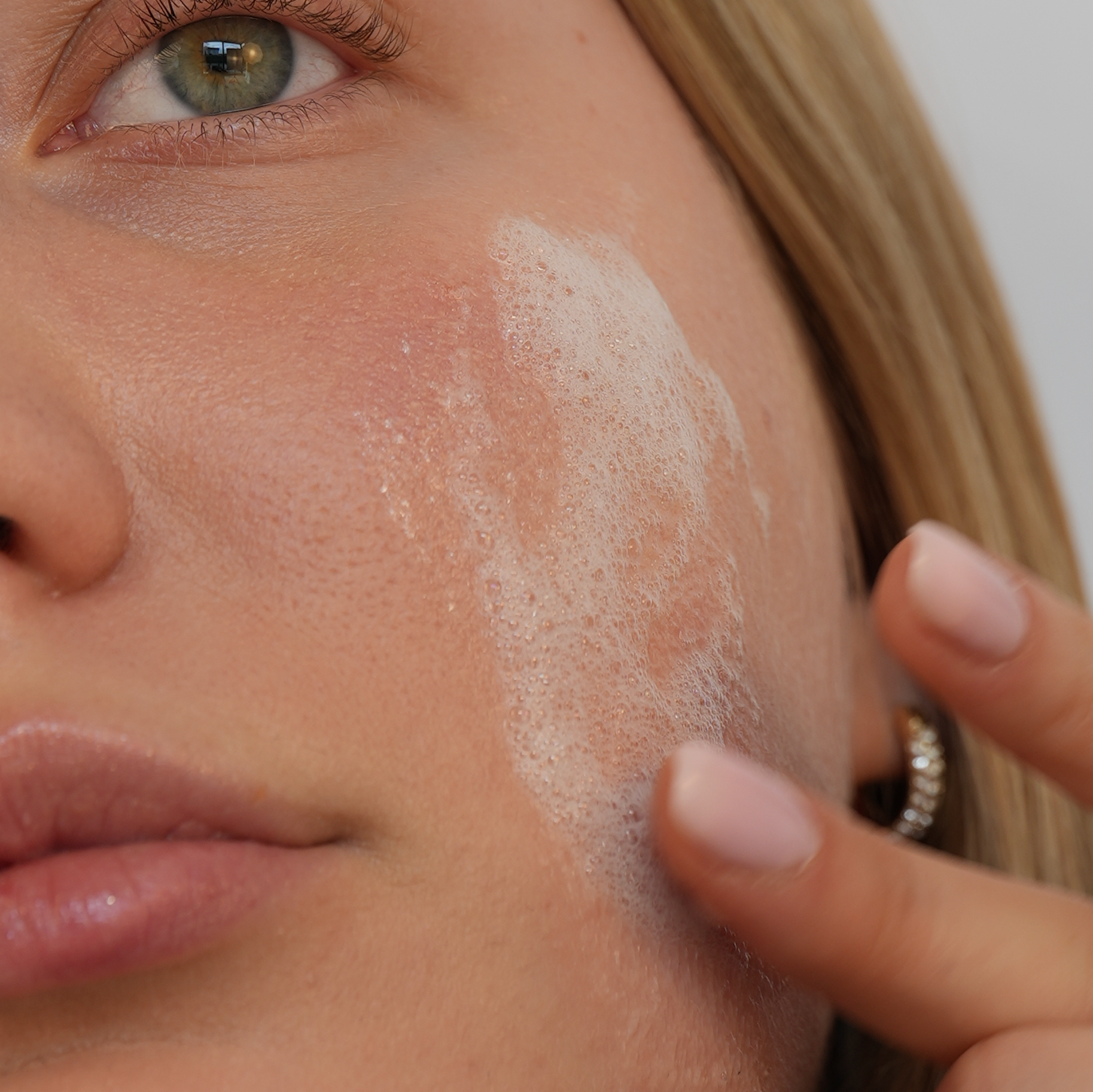 Cleansing foam